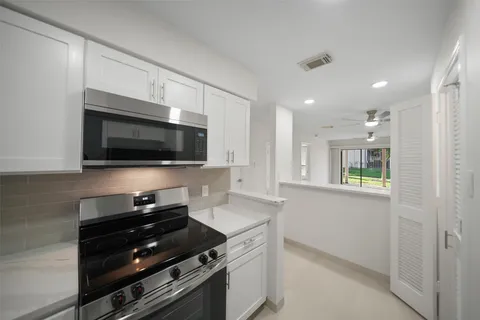$225,000 | 101 Lakeview Terrace, Unit D, Montgomery, TX 77356
