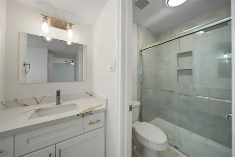 $225,000 | 101 Lakeview Terrace, Unit D, Montgomery, TX 77356