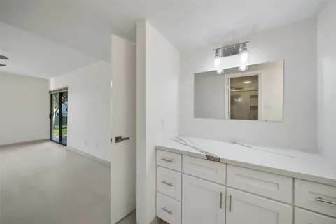 $225,000 | 101 Lakeview Terrace, Unit D, Montgomery, TX 77356