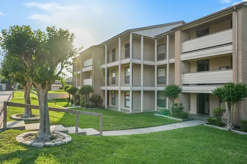 $219,000 | 101 Lakeview Terrace, Unit D, Montgomery, TX 77356