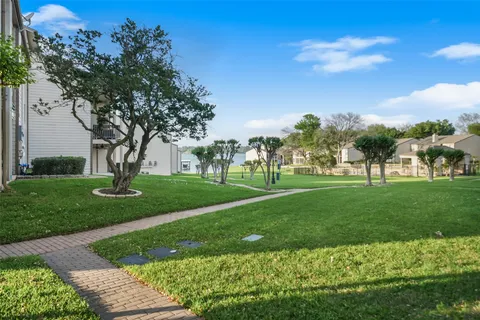 $219,000 | 101 Lakeview Terrace, Unit D, Montgomery, TX 77356