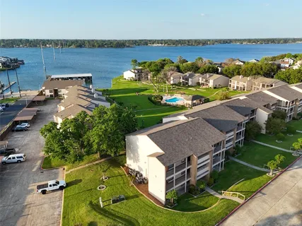 $225,000 | 101 Lakeview Terrace, Unit D, Montgomery, TX 77356