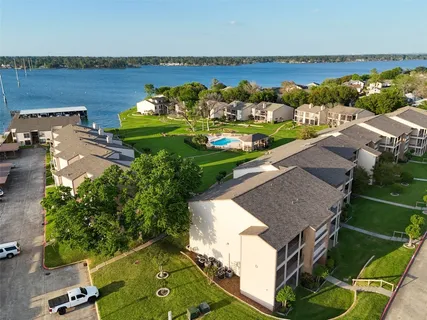 $225,000 | 101 Lakeview Terrace, Unit D, Montgomery, TX 77356