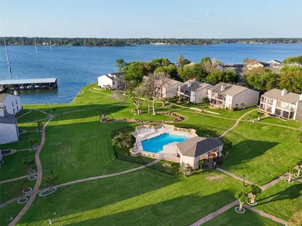 $225,000 | 101 Lakeview Terrace, Unit D, Montgomery, TX 77356