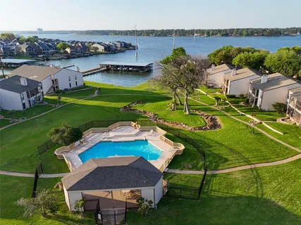 $225,000 | 101 Lakeview Terrace, Unit D, Montgomery, TX 77356