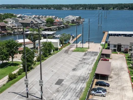 $225,000 | 101 Lakeview Terrace, Unit D, Montgomery, TX 77356