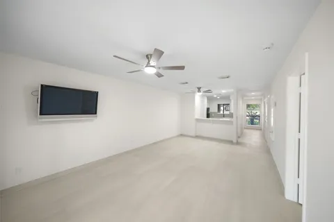 $225,000 | 101 Lakeview Terrace, Unit D, Montgomery, TX 77356