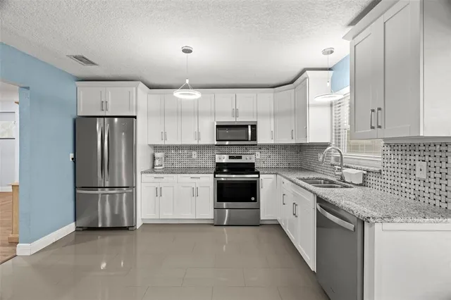 $2,790 | 1571 Jeffords Street, Clearwater, FL 33756