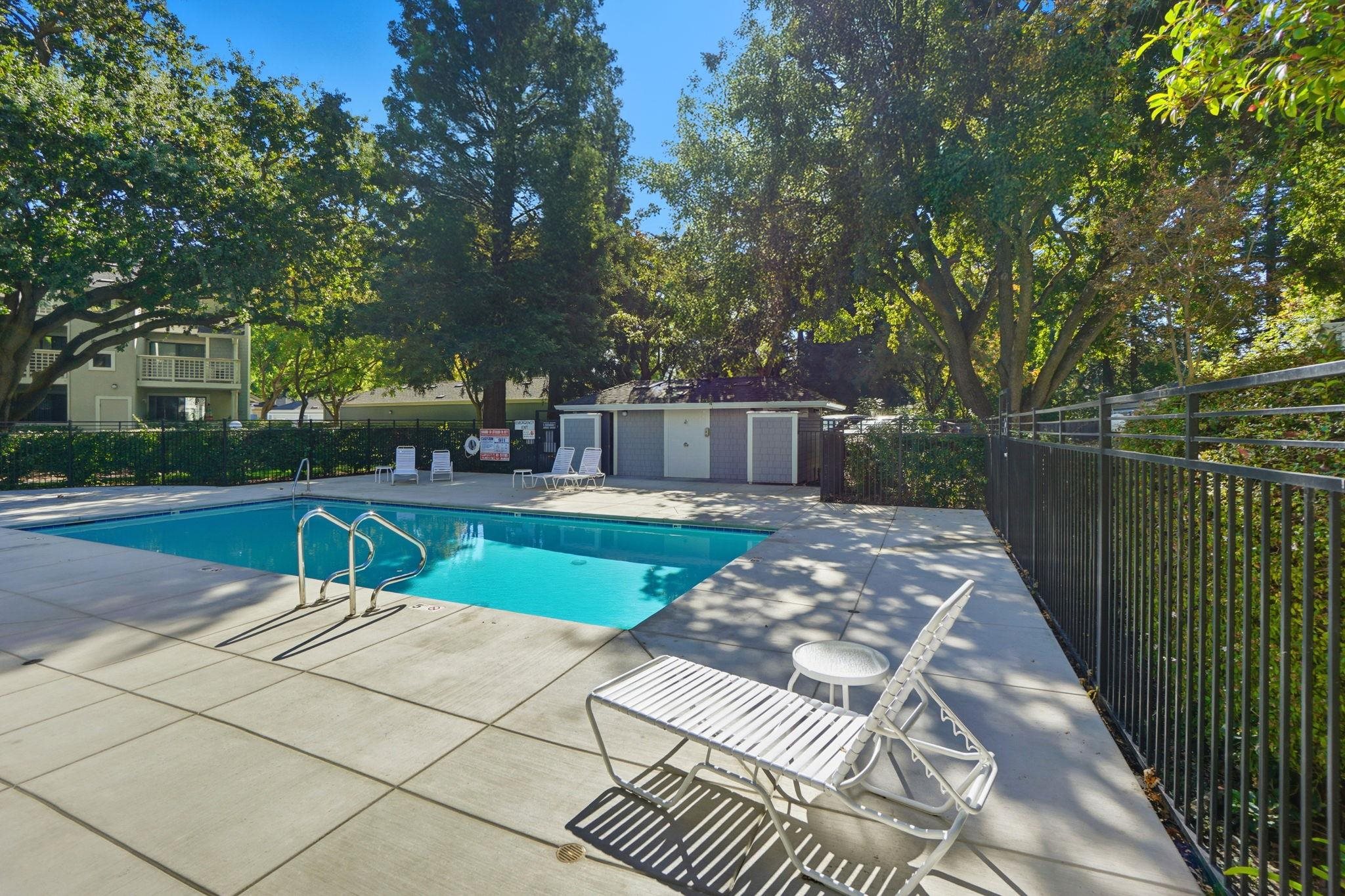 2586 Oak Road, Unit 229 Walnut Creek, CA 94597 - Photo 32 of 39 a view of a backyard with a garden