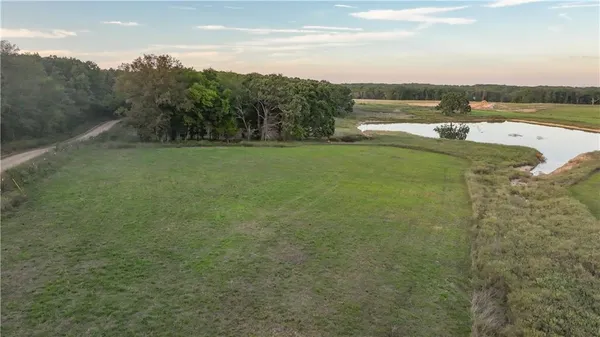 $1,800,000 | 15183 County Road 399 N/a, Cross Timbers, MO 65634