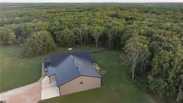 $1,800,000 | 15183 County Road 399 N/a, Cross Timbers, MO 65634