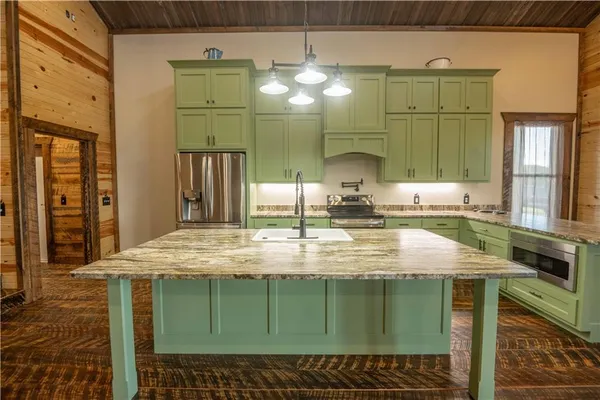 $1,800,000 | 15183 County Road 399 N/a, Cross Timbers, MO 65634