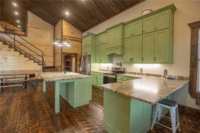 $1,800,000 | 15183 County Road 399 N/a, Cross Timbers, MO 65634