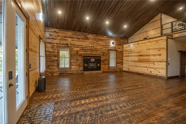 $1,800,000 | 15183 County Road 399 N/a, Cross Timbers, MO 65634