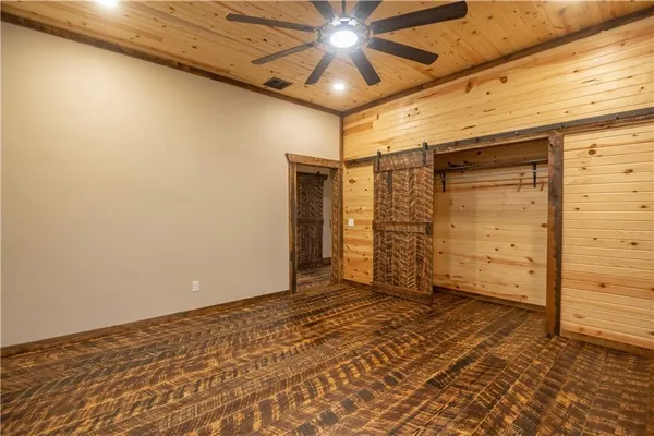 $1,800,000 | 15183 County Road 399 N/a, Cross Timbers, MO 65634