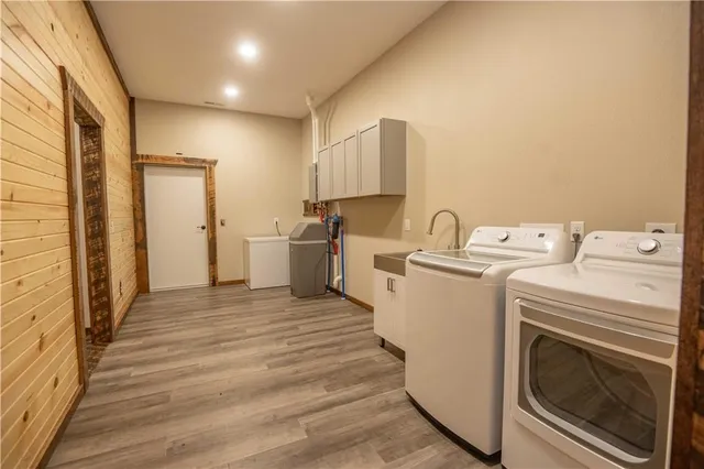 $1,800,000 | 15183 County Road 399 N/a, Cross Timbers, MO 65634