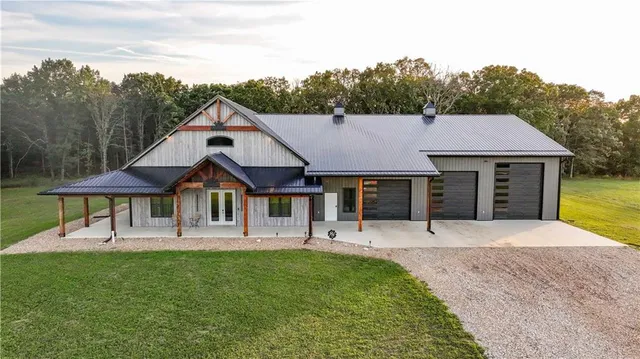 $1,800,000 | 15183 County Road 399 N/a, Cross Timbers, MO 65634