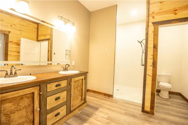 $1,800,000 | 15183 County Road 399 N/a, Cross Timbers, MO 65634