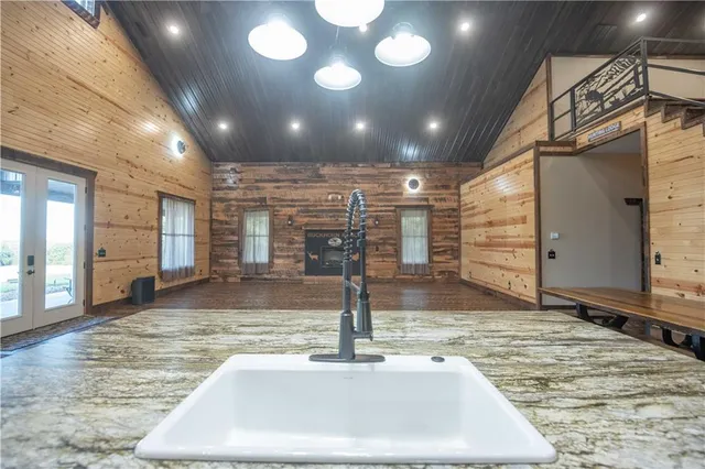 $1,800,000 | 15183 County Road 399 N/a, Cross Timbers, MO 65634