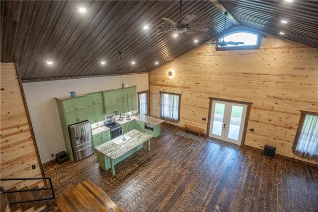 $1,800,000 | 15183 County Road 399 N/a, Cross Timbers, MO 65634