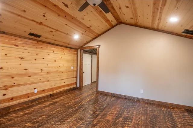 $1,800,000 | 15183 County Road 399 N/a, Cross Timbers, MO 65634