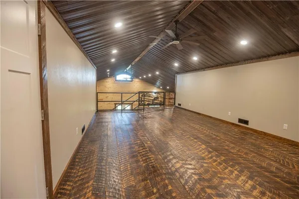 $1,800,000 | 15183 County Road 399 N/a, Cross Timbers, MO 65634