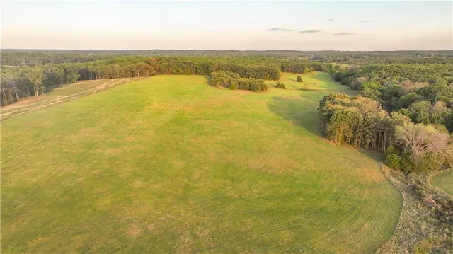 $1,800,000 | 15183 County Road 399 N/a, Cross Timbers, MO 65634