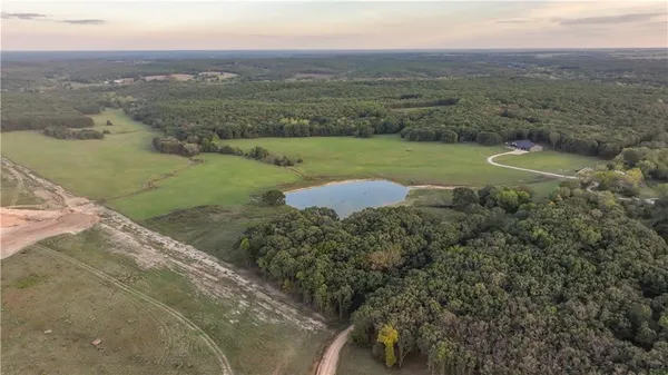$1,800,000 | 15183 County Road 399 N/a, Cross Timbers, MO 65634