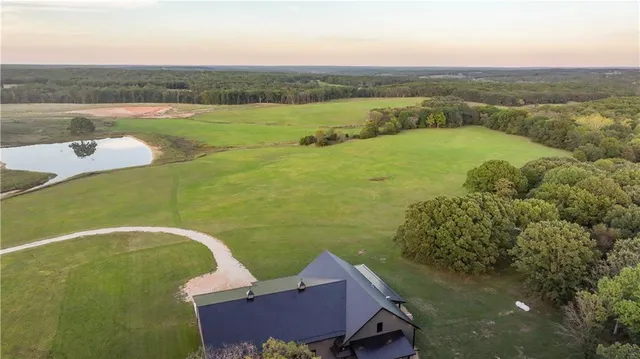 $1,800,000 | 15183 County Road 399 N/a, Cross Timbers, MO 65634