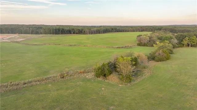 $1,800,000 | 15183 County Road 399 N/a, Cross Timbers, MO 65634