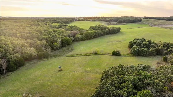 $1,800,000 | 15183 County Road 399 N/a, Cross Timbers, MO 65634