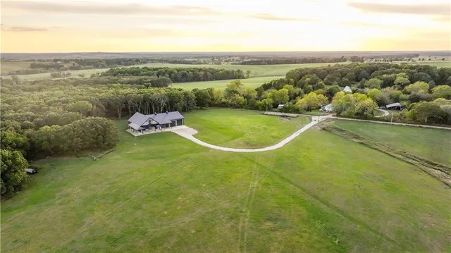 $1,800,000 | 15183 County Road 399 N/a, Cross Timbers, MO 65634