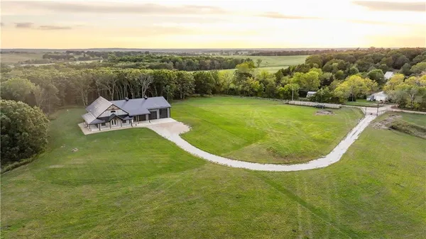 $1,800,000 | 15183 County Road 399 N/a, Cross Timbers, MO 65634