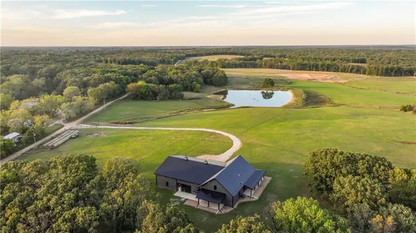 $1,800,000 | 15183 County Road 399 N/a, Cross Timbers, MO 65634