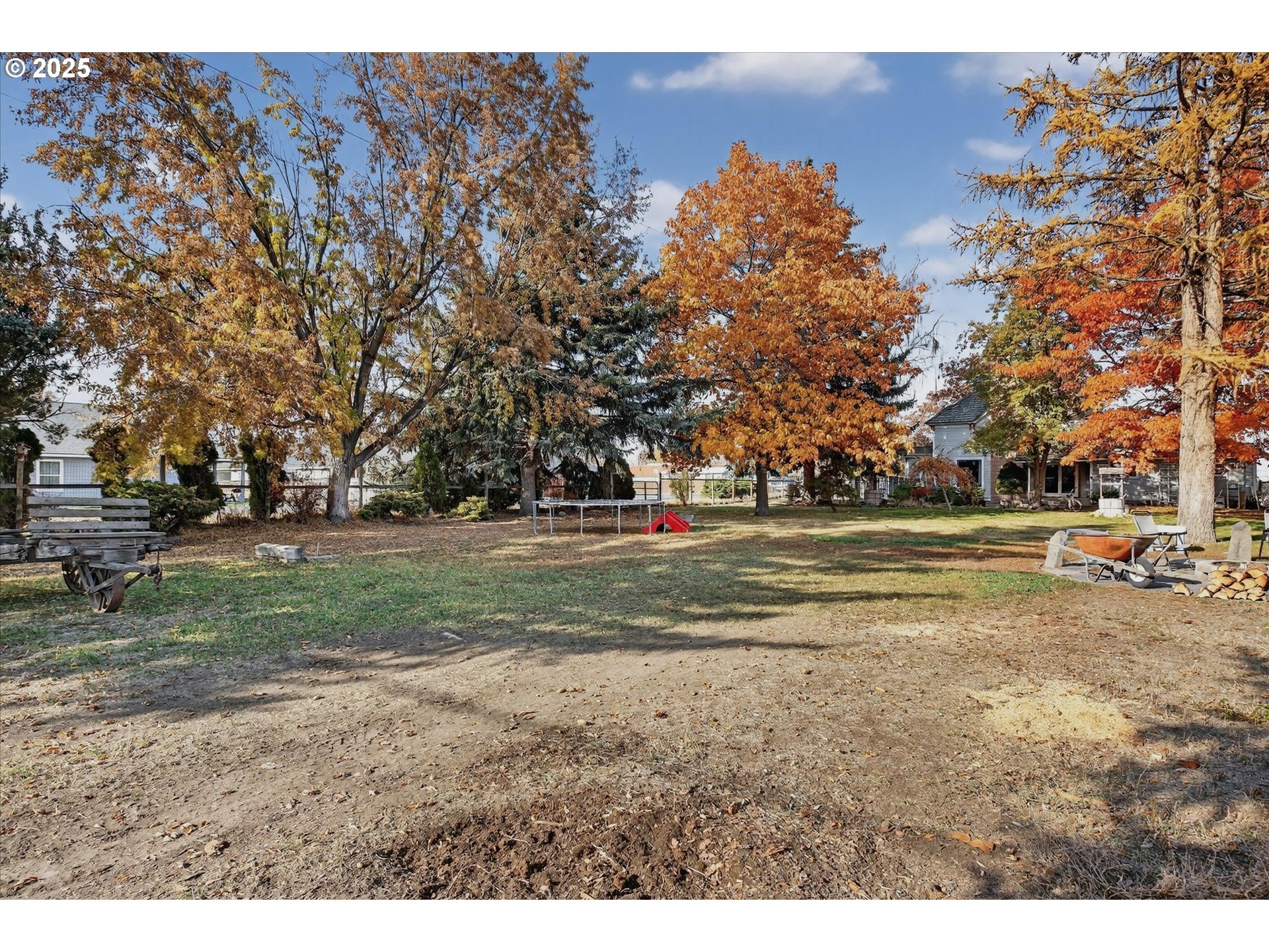 1490 10th Street Baker City, OR 97814 - Photo 13 of 24 a view of dirt yard