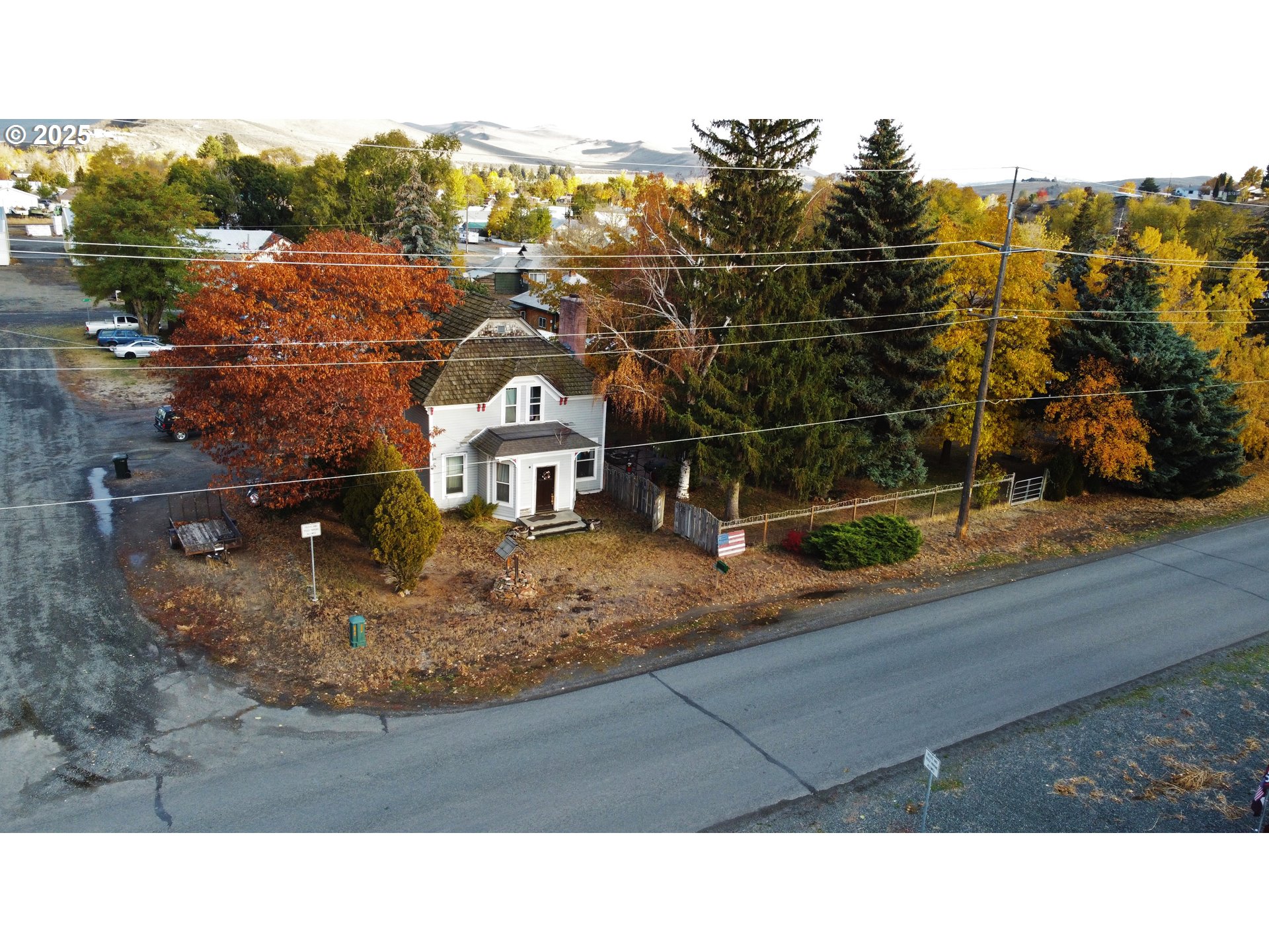 1490 10th Street Baker City, OR 97814 - Photo 4 of 24 a black and white photo of a house
