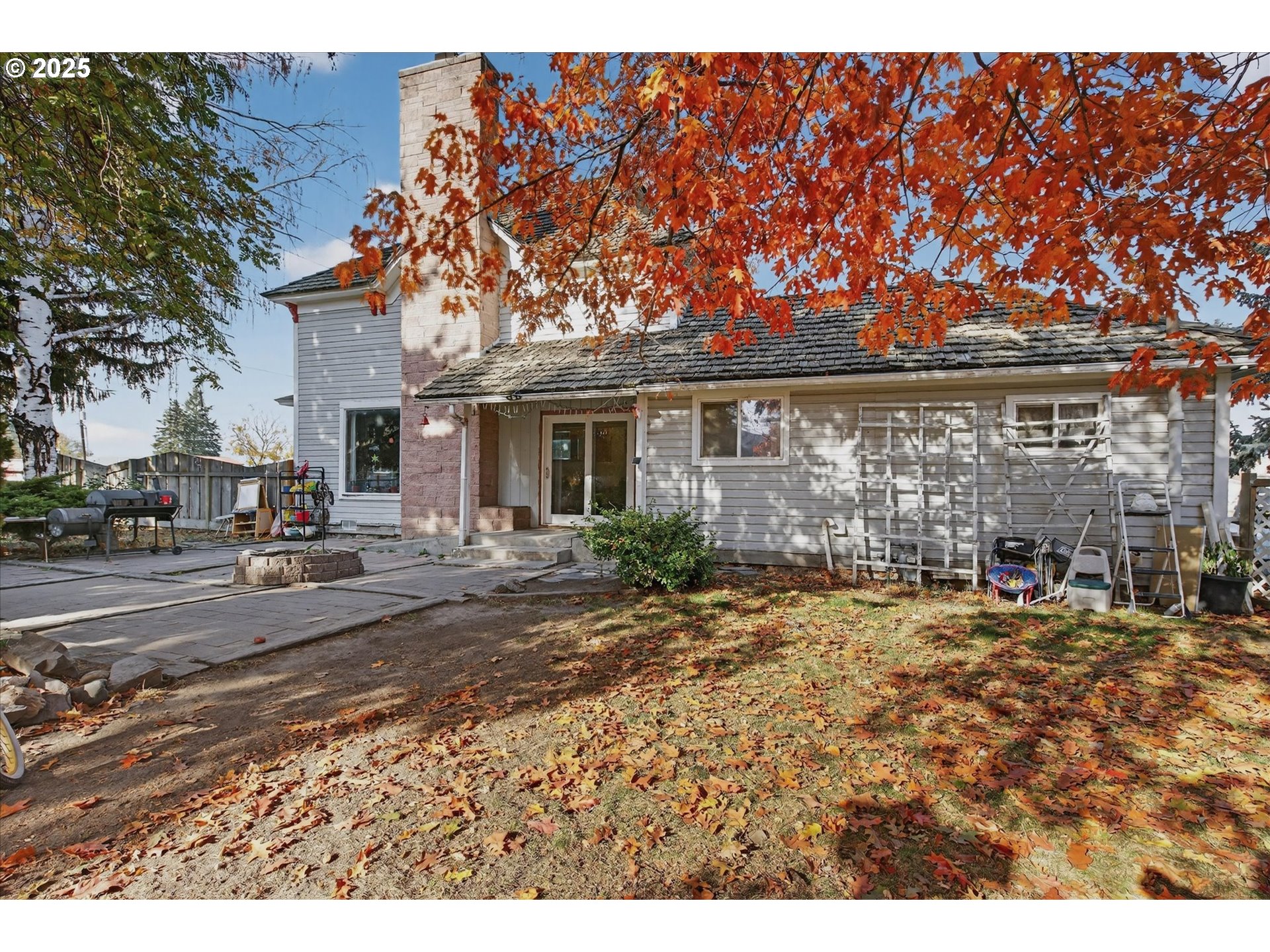 1490 10th Street Baker City, OR 97814 - Photo 10 of 24 a view of a house with a outdoor space