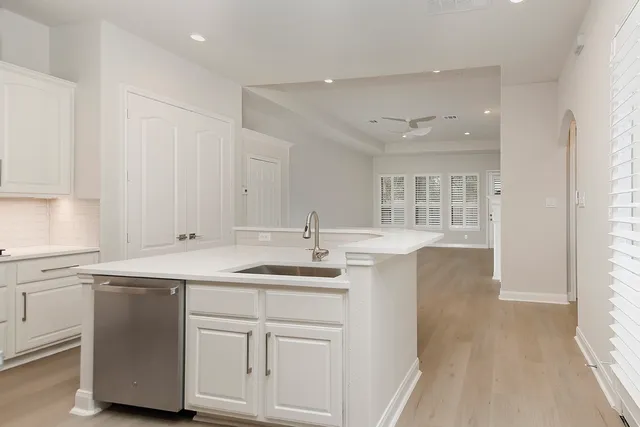 $598,700 | 22 Mill Point Place, The Woodlands, TX 77380