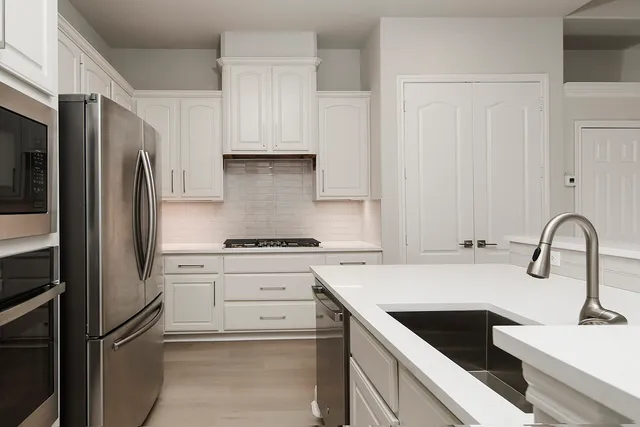 $598,700 | 22 Mill Point Place, The Woodlands, TX 77380