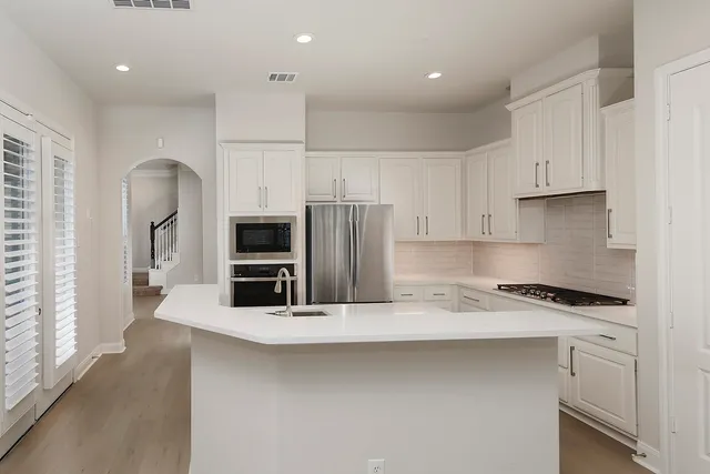 $598,700 | 22 Mill Point Place, The Woodlands, TX 77380