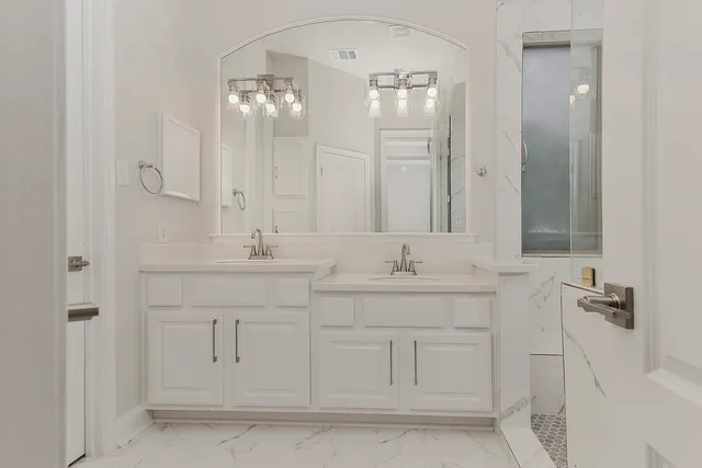 $598,700 | 22 Mill Point Place, The Woodlands, TX 77380