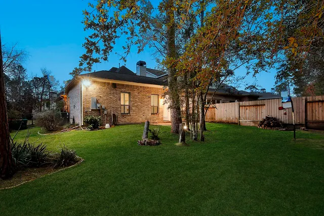 $598,700 | 22 Mill Point Place, The Woodlands, TX 77380