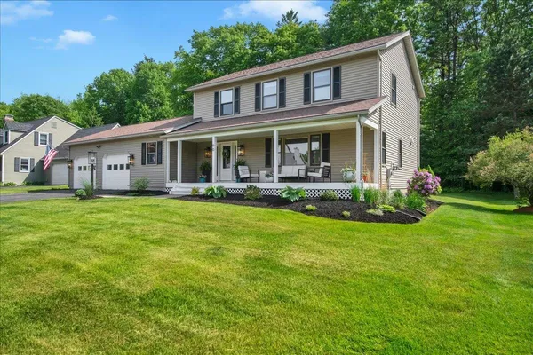 $749,900 | 90 Field Green Drive, Colchester, VT 05446