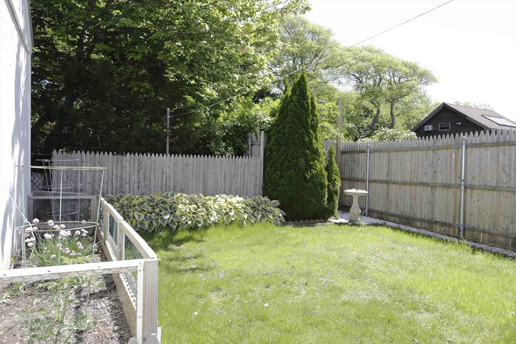 35 Point Street Fairhaven, MA 02719 - Photo 9 of 36