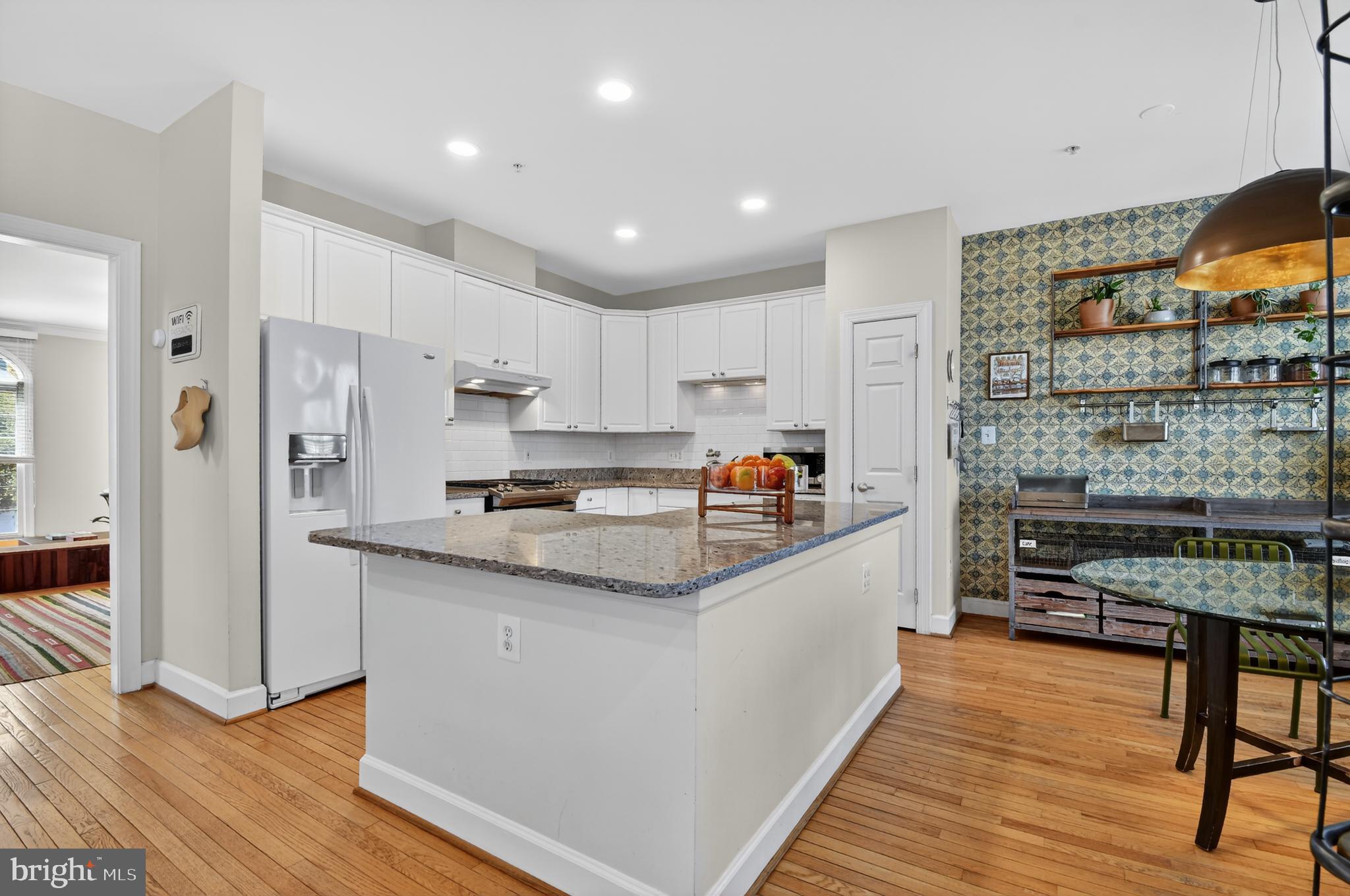 8439 Bells Ridge Terrace Potomac, MD 20854 - Photo 4 of 43 Gallery Image 4