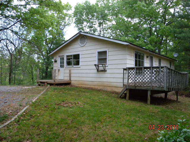 4234 Edenshire Road Roanoke, VA 24014 - Photo 1 of 6 Front of Home