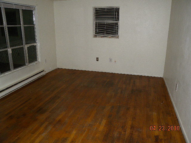 4234 Edenshire Road Roanoke, VA 24014 - Photo 3 of 6 Living Room
