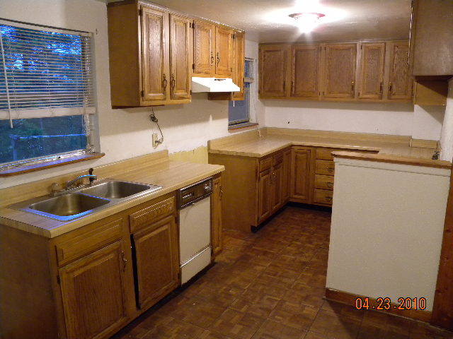 4234 Edenshire Road Roanoke, VA 24014 - Photo 5 of 6 Kitchen