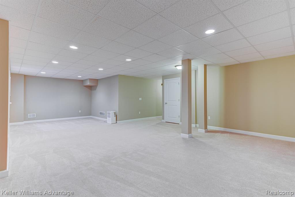27618 Cromwell Road Novi, MI 48374 - Photo 45 of 55