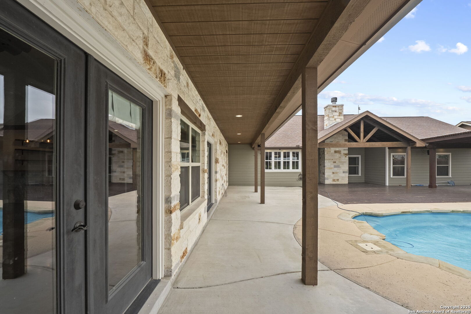 622 North Dickson Street Poth, TX 78147 - Photo 54 of 60 a front view of a house with a yard